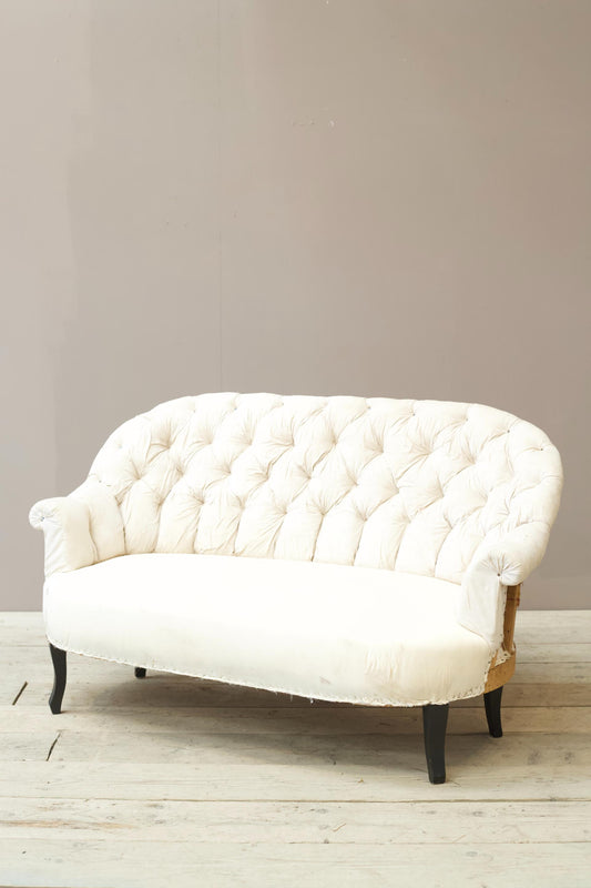 Napoleon III buttoned curved back sofa