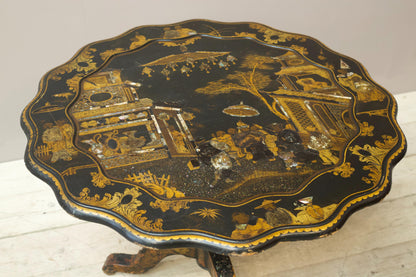 19th century Chinoiserie tilt top table