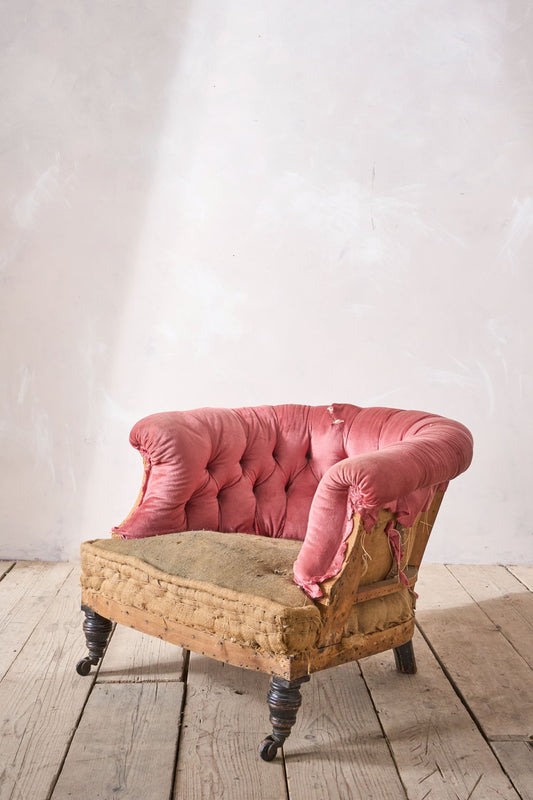 19th century Large proportioned buttoned tub chair