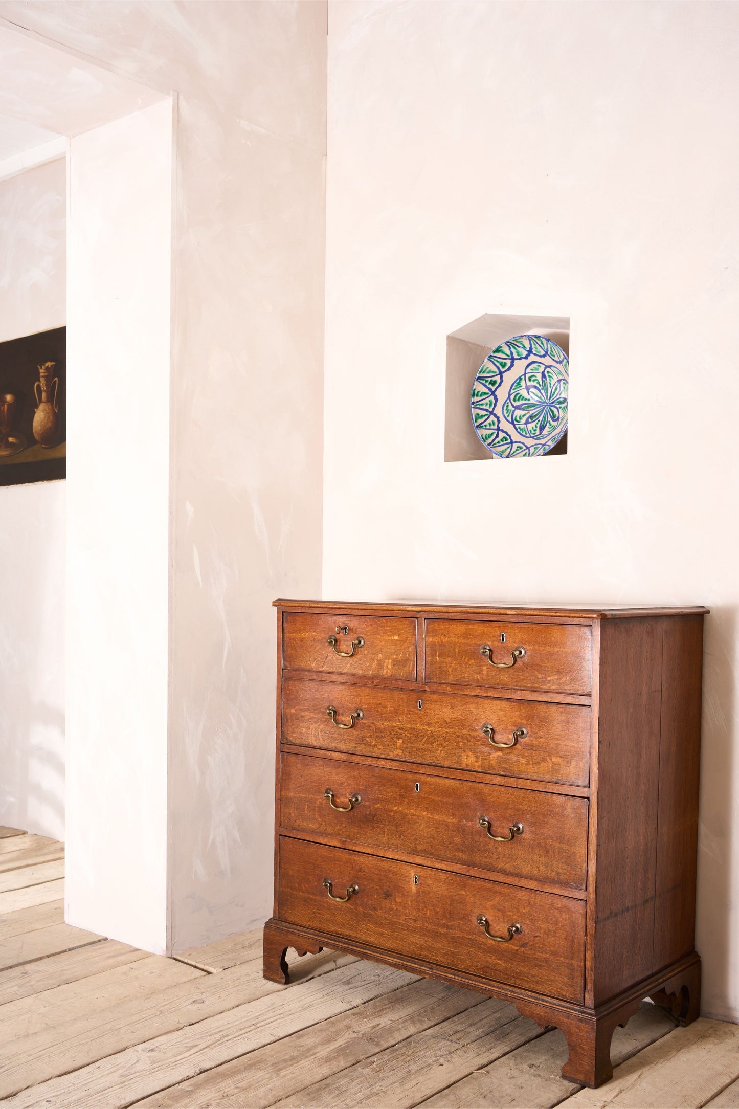 18th century Georgian oak chest of drawers with marquetry