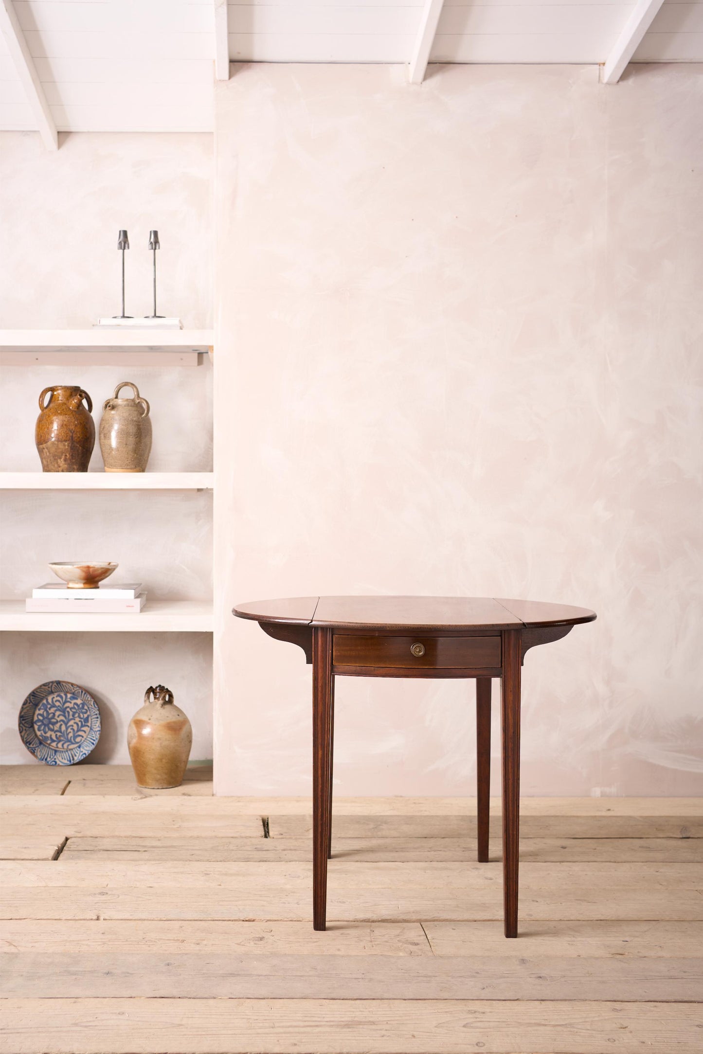 Georgian mahogany Pembroke table with marquetry inlay