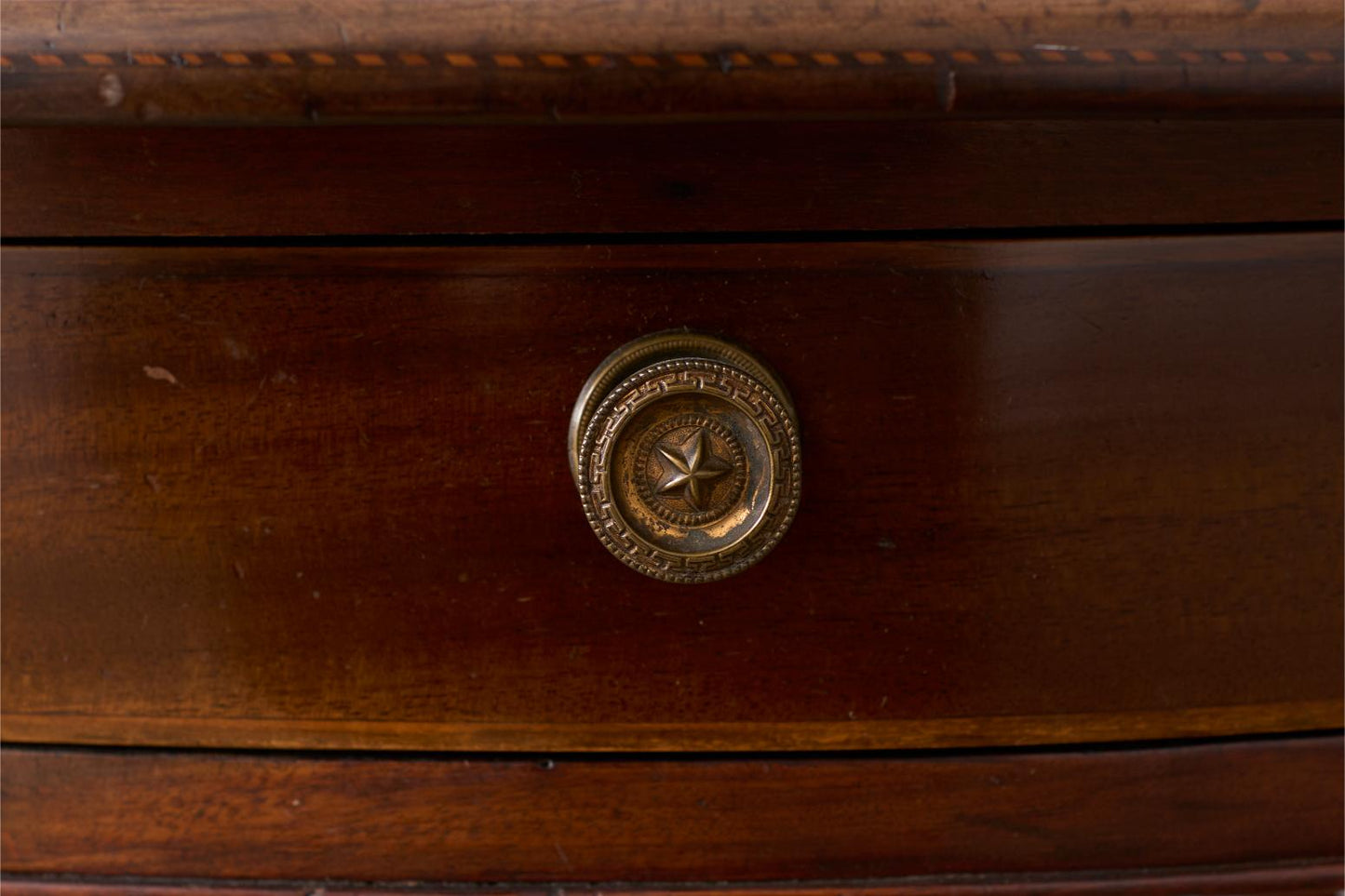 Georgian mahogany Pembroke table with marquetry inlay