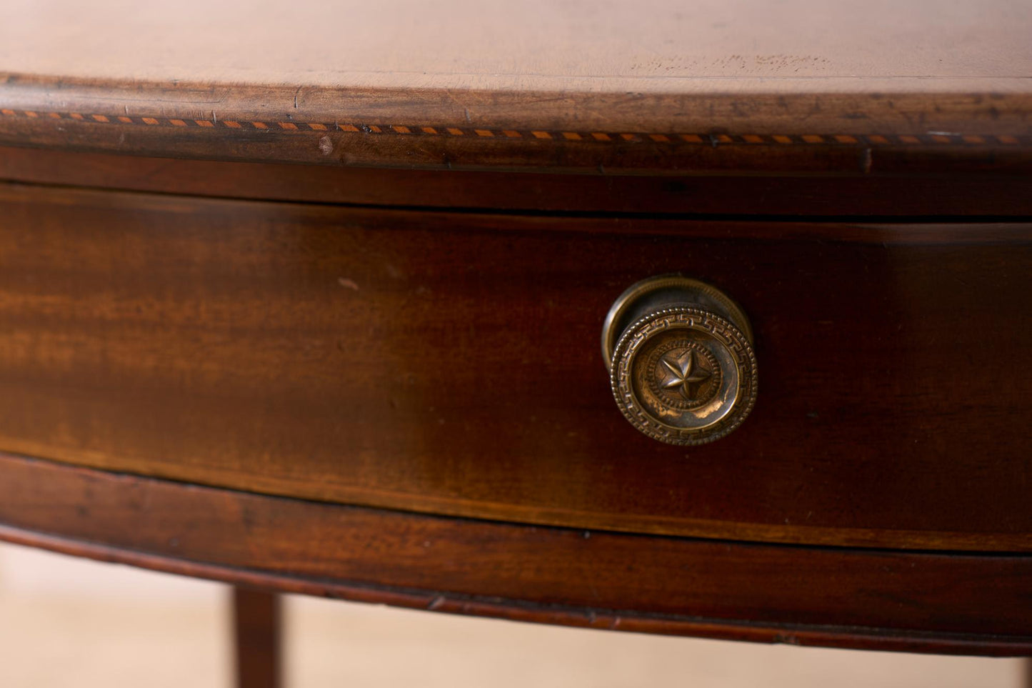 Georgian mahogany Pembroke table with marquetry inlay