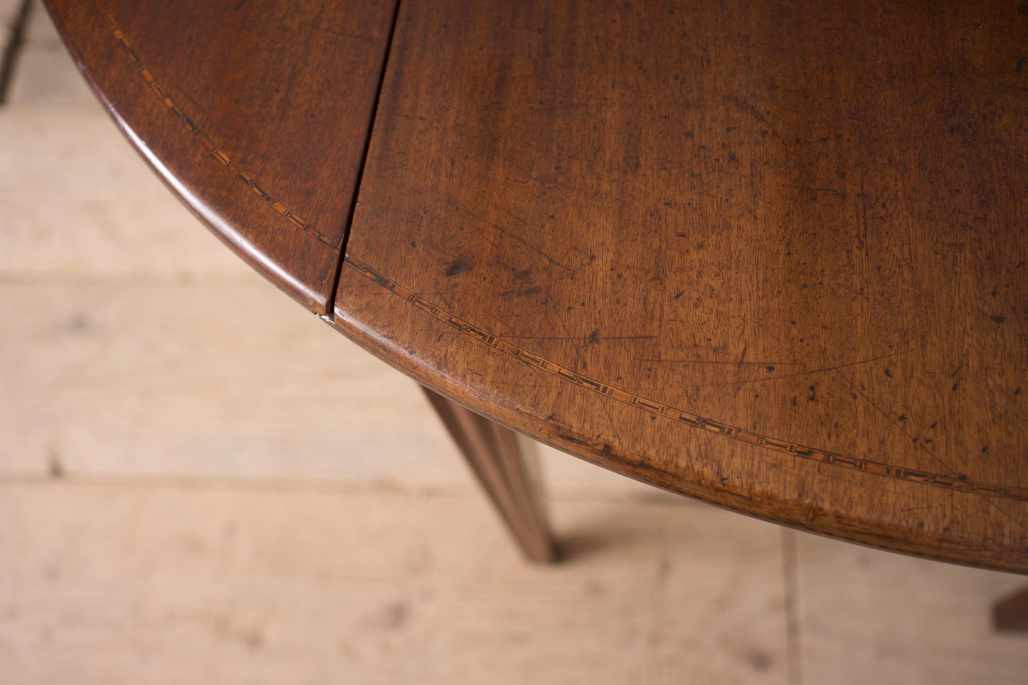 Georgian mahogany Pembroke table with marquetry inlay