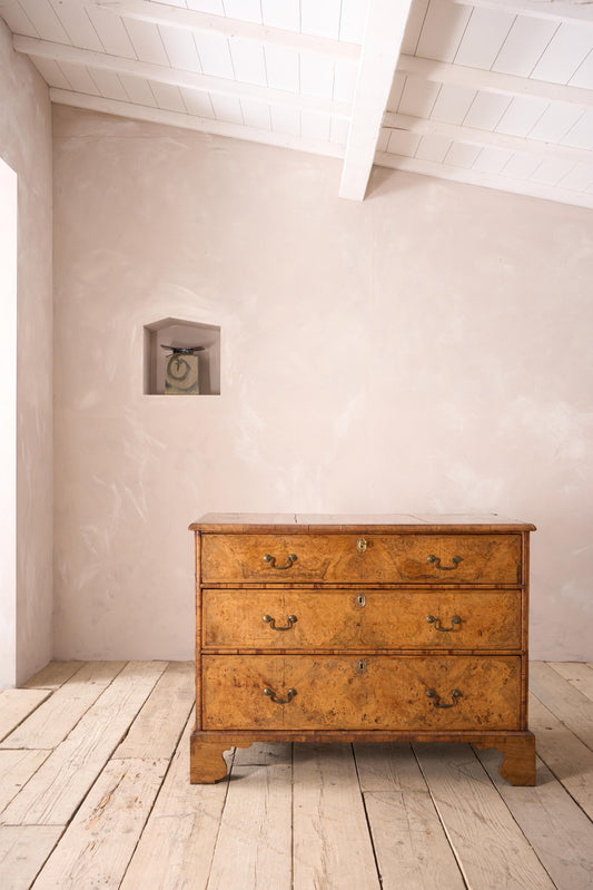 c.1720 English Georgian burr walnut chest of drawers