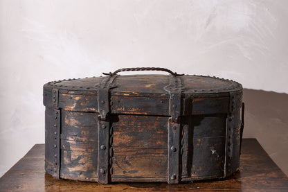 18th Century Swedish folk art marriage box - Dark