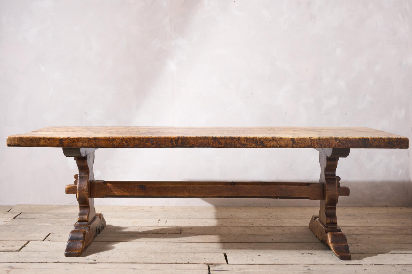 Exceptional 18th century Two plank Walnut dining table