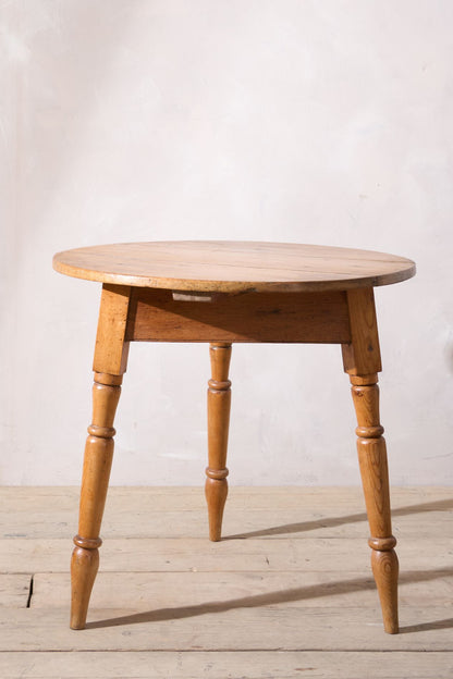 18th century Pine cricket table