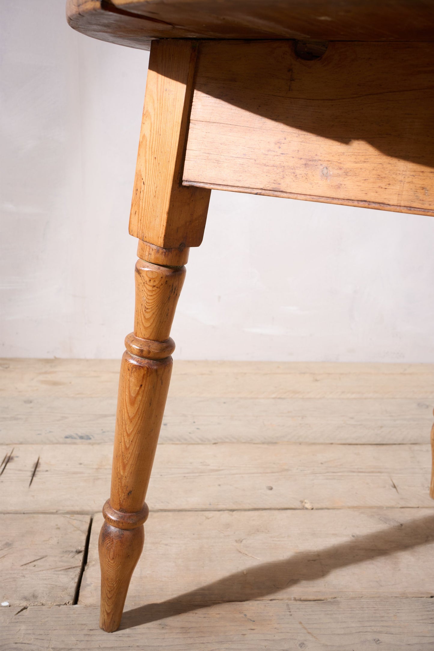 18th century Pine cricket table