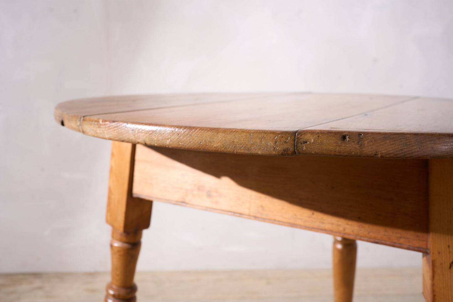 18th century Pine cricket table