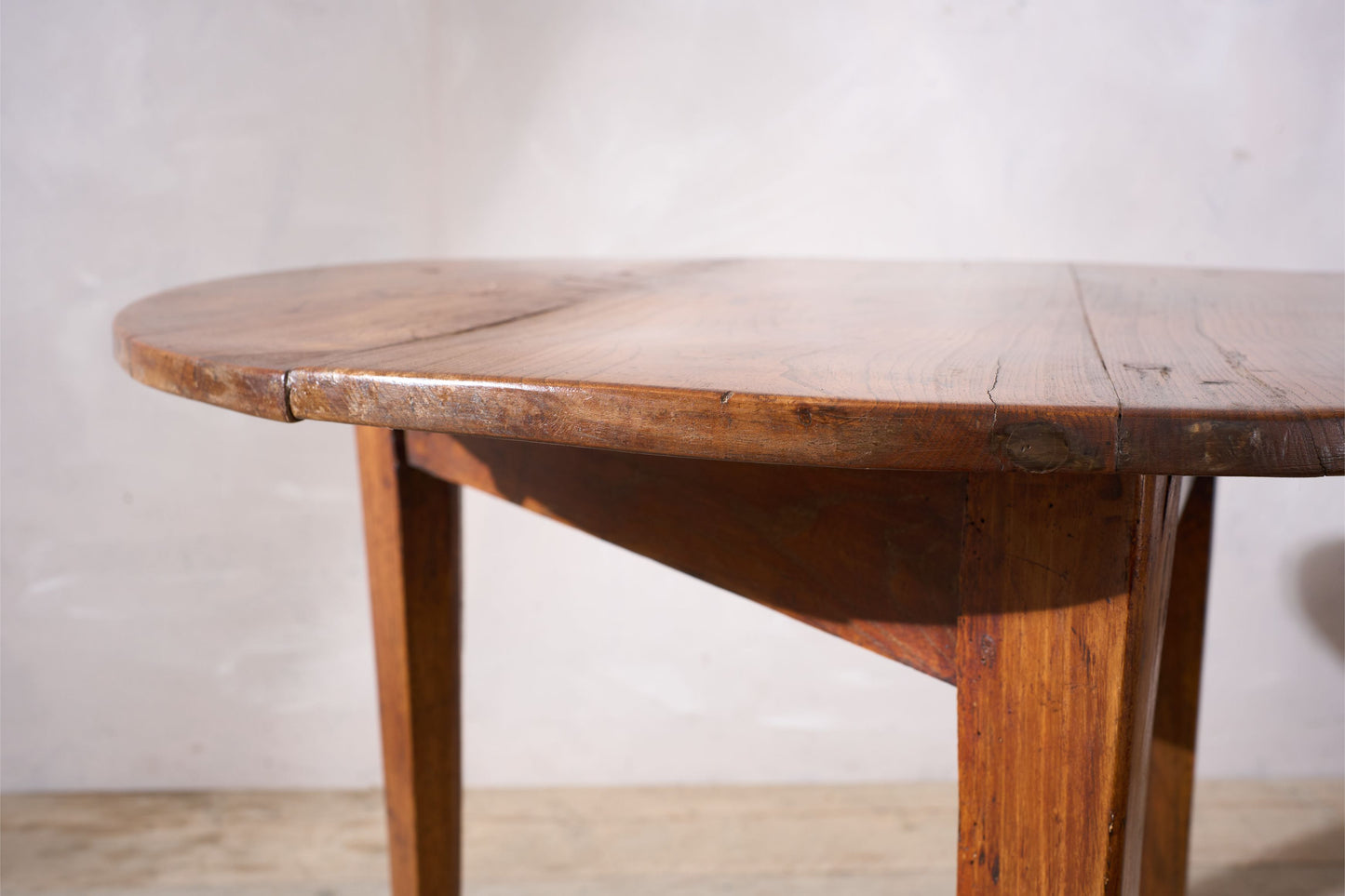 18th century Elm Cricket table