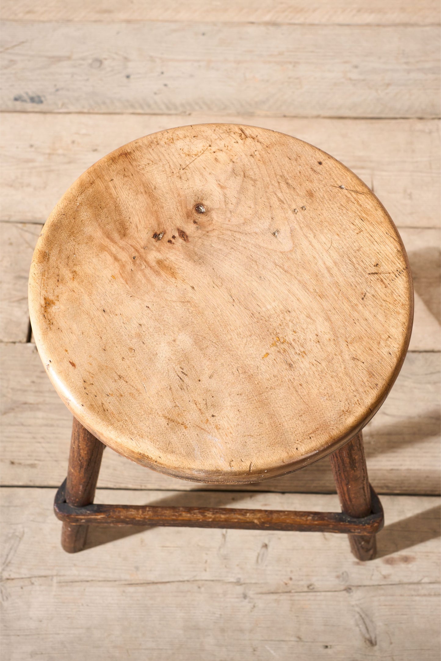 18th century Sycamore topped country stool