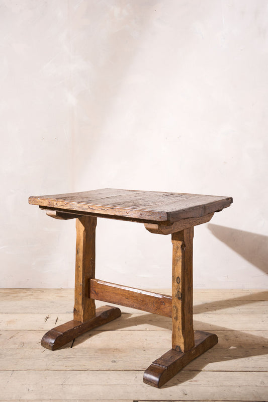 18th century English Oak tavern table