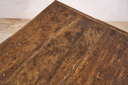 18th century English Oak tavern table