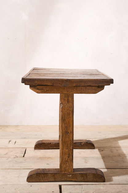 18th century English Oak tavern table