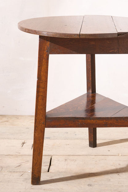 18th century Oak cricket table