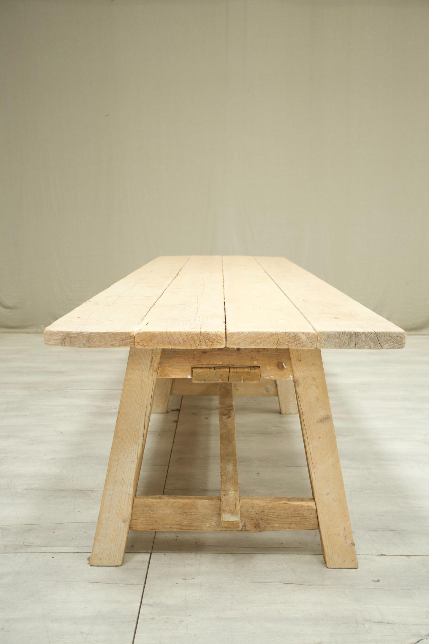 Rustic 'Farmhouse' pine dining table - 6 legged